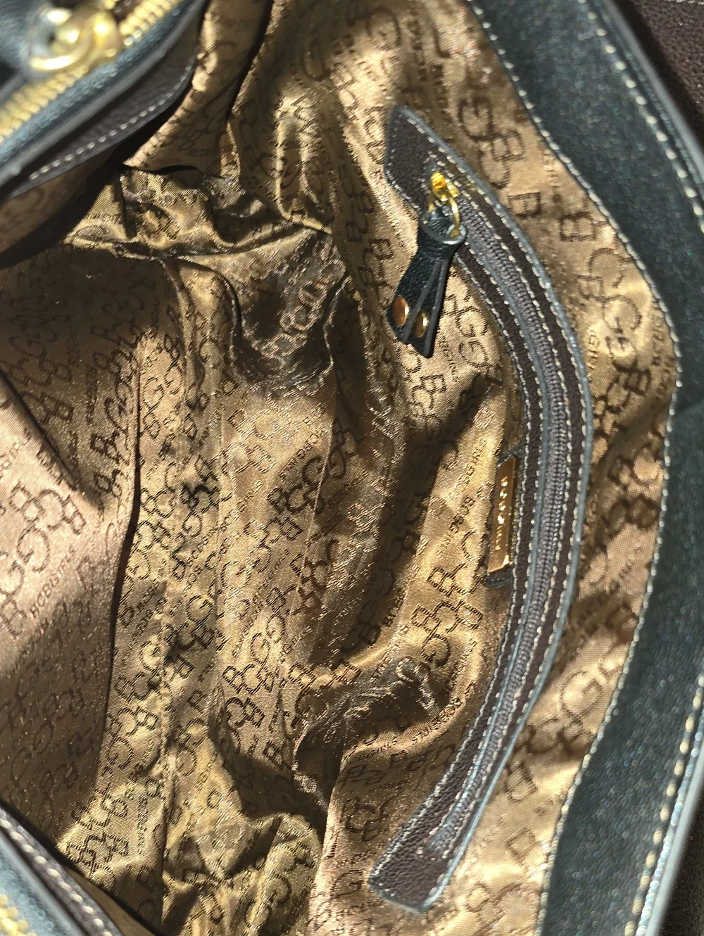 BCBG Vintage Y2K Black Pebbled Leather Shoulder Bag Turnlock Gold